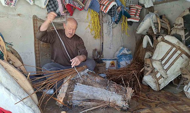 35 yıllık semer ustası teknolojiye meydan okuyor