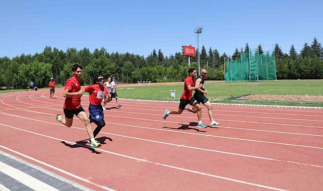 'Görme Engelliler Atletizm Türkiye Şampiyonası' sürüyor