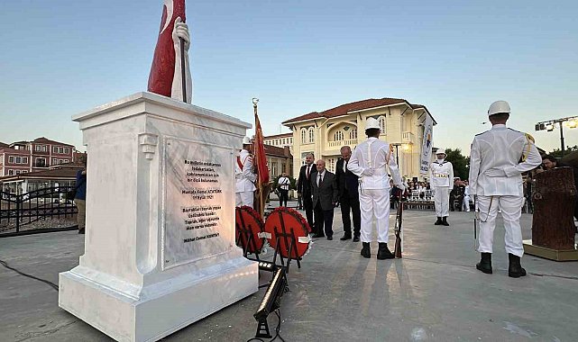 'Türkiye Şehitlerini Anıyor' programı Çanakkale Deniz Müzesi'nde gerçekleştirildi