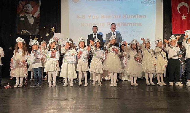 4-6 yaş Kur'an kursu öğrencilerinden yılsonu etkinliği