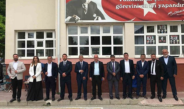 4 bin seçmen için 11 aday