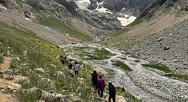 40 kişilik grup Cennet-Cehennem Vadisi'nde doğa yürüyüşü gerçekleştirdi