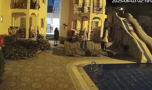 5.8 şiddetindeki deprem otelin havuzunu böyle etkiledi