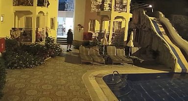 5.8 şiddetindeki deprem otelin havuzunu böyle etkiledi