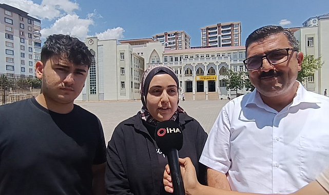 6 üniversite bitiren baba, kızıyla aynı sınıfta, oğluyla aynı okulda sınava girdi