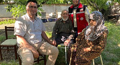 71 yıldır aynı yastığa baş koyuyorlar