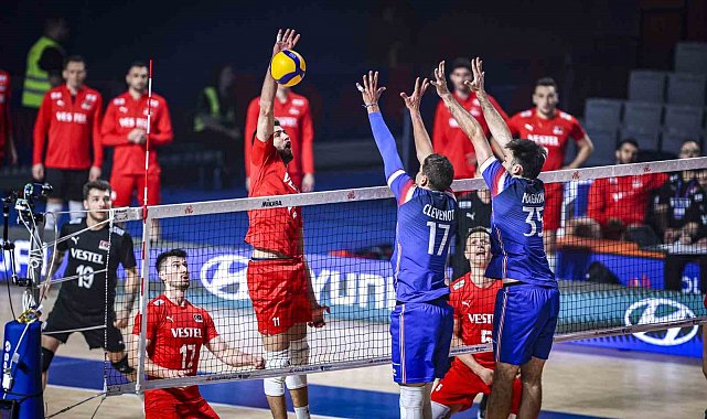 A Milli Erkek Voleybol Takımı, Fransa'ya mağlup oldu