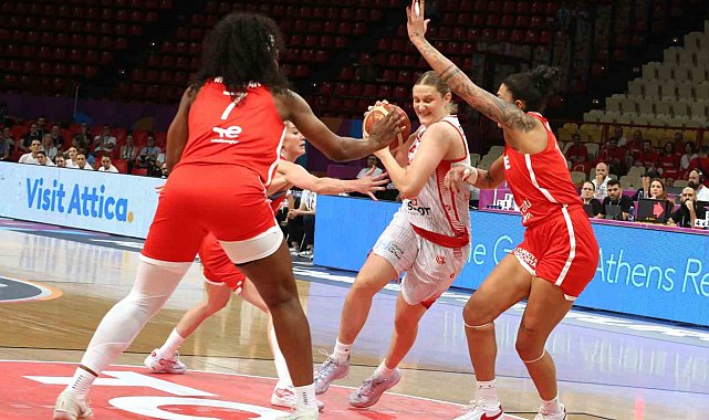 A Milli Kadın Basketbol Takımı, Avrupa Şampiyonası'ndaki ilk galibiyetini aldı