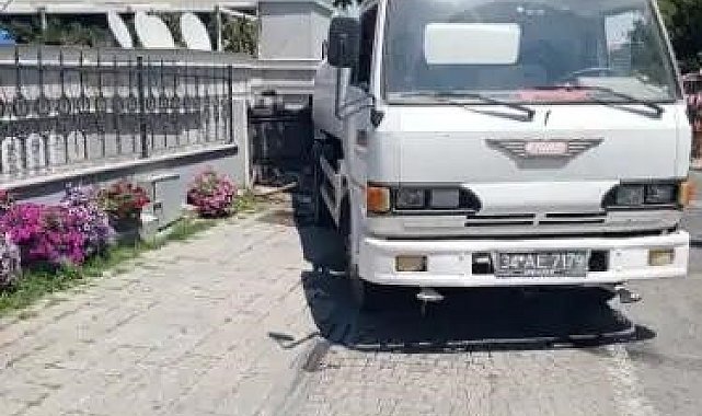 Adalar'da altyapısı kesilen kaçak binaya tankerle su taşındığı iddiası