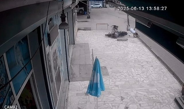 Adana'da iki ayrı kazada 2'si ağır 3 kişi yaralandı