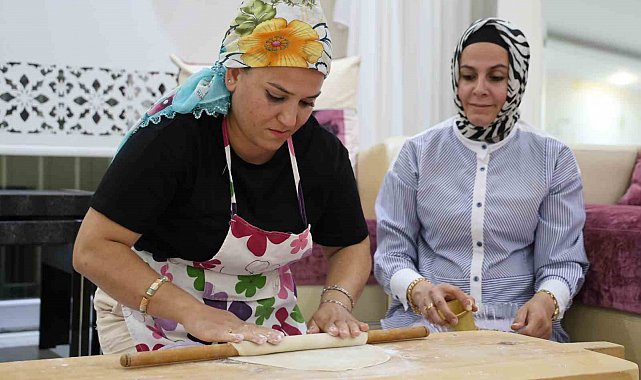 Adanalı kadınların 'ev baklavası' mesaisi