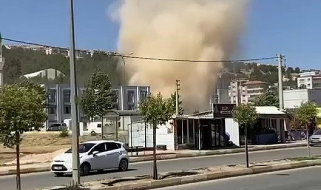 Adıyaman'da rüzgar, hortumlara neden oldu