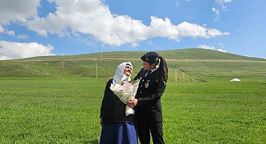 Ağrı'da jandarmadan bayramda şehit ailelerine vefa ziyareti
