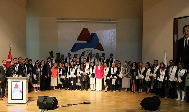 AİÇÜ Tıp Fakültesi'nde mezuniyet töreni düzenlendi