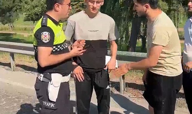 Ailesi kaza yapınca, polis ekipleri sınava yetiştirdi