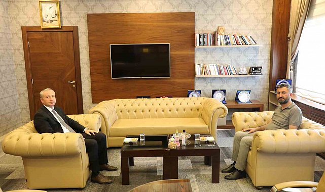 AK Parti Ağrı İl Başkanı Yıldız'dan Milli Eğitim Müdürü Kökrek'e ziyaret