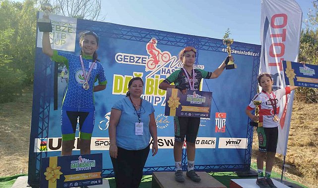 Akhisarlı pedallar Gebze'de kürsüye çıktı