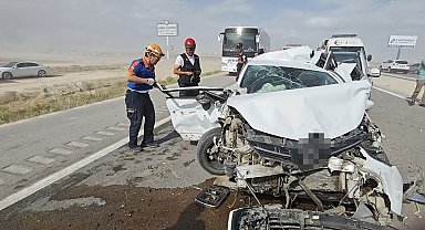 Aksaray'da kum fırtınasında 5 araç çarpıştı: 8 yaralı