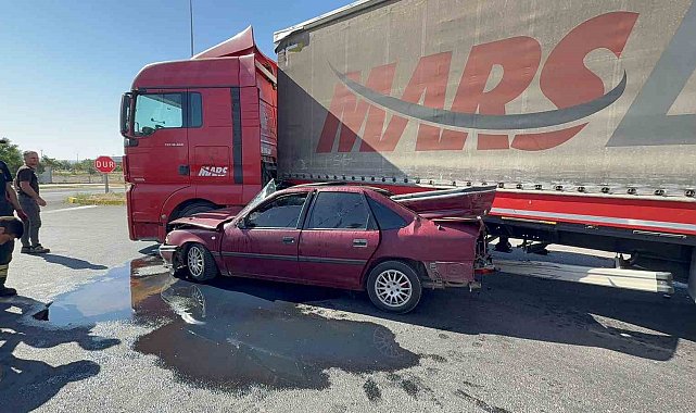 Aksaray'da tırla otomobil çarpıştı: 2 yaralı