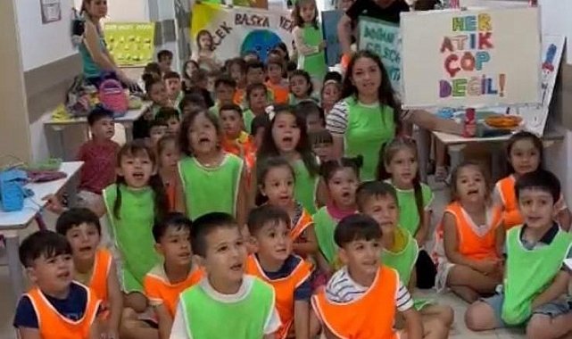 Alaşehir'de minikler çevre için oturdu