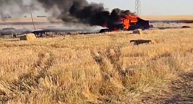 Alev alev yanan otomobil tarlayı da yaktı