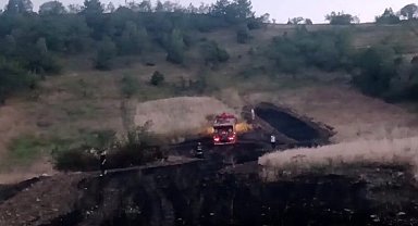 Alevler tarlayı sardı, ekipler eve sıçramasını önledi