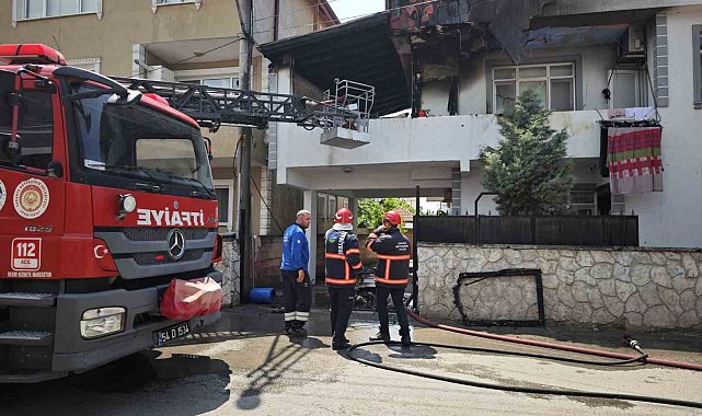 Alevlere teslim olan ev itfaiye ekiplerince söndürüldü