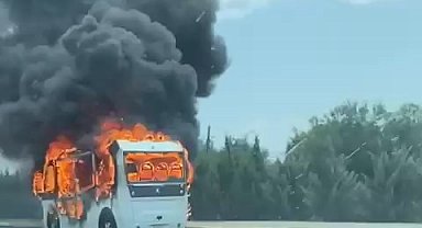 Alevlere teslim olan yolcu minibüsü küle döndü