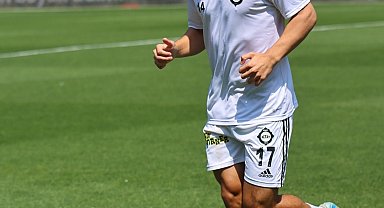 Altay, Emre Tangeldi ile yol ayrımında