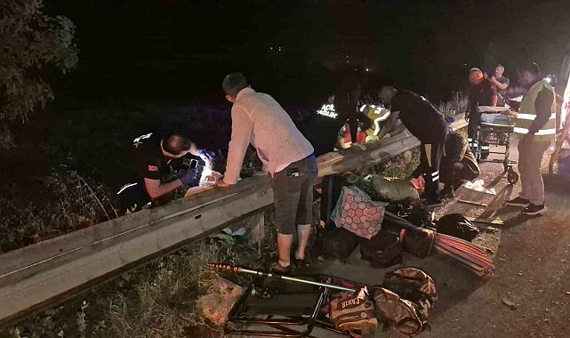 Anadolu Otoyolu'nda feci kaza... Tır, minibüse arkadan çarptı: 7 yaralı