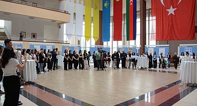 Anadolu Üniversitesi'nde özel eğitim temalı poster sergisi açıldı