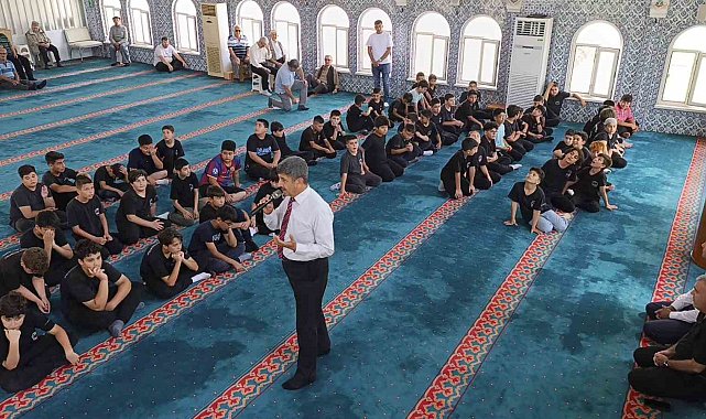 Anamur'da gençler camilerde buluştu