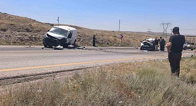 Ankara'da 2 araç kafa kafaya çarpıştı: 1 ölü, 1 yaralı