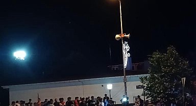 Ankara'da meydana gelen kazada bir araç kullanılamaz hale geldi