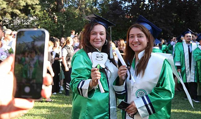 Anne-kız aynı anda mezun oldu, şimdi klinik açacaklar