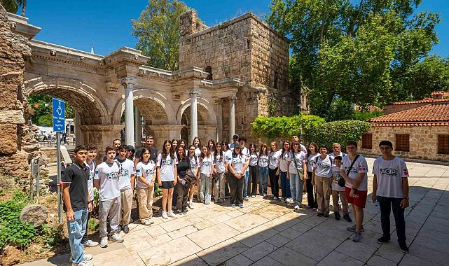 Antalya Genç İklim Liderleri'nden kıyılar için hareket