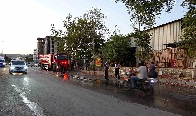 Antalya'da mobilya atölyesindeki yangın büyümeden söndürüldü
