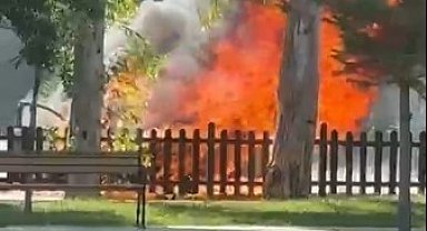 Antalya'da otomobil alev topuna döndü