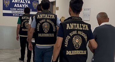 Antalya'da sahte altınla kuyumcuları dolandıran 4 şüpheli yakalandı