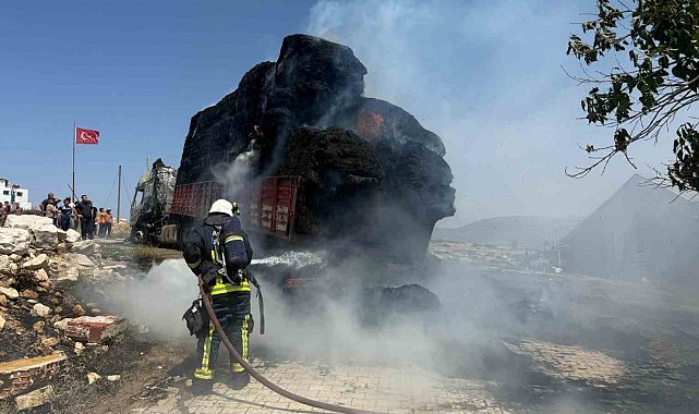 Antalya'da saman yüklü tır alev alev yandı