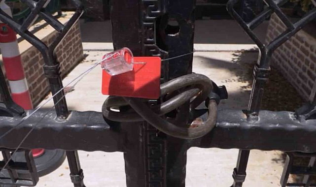 Antalya'da yangın güvenliği sebebiyle ruhsatları askıya alınan tesislerden biri mühürlendi