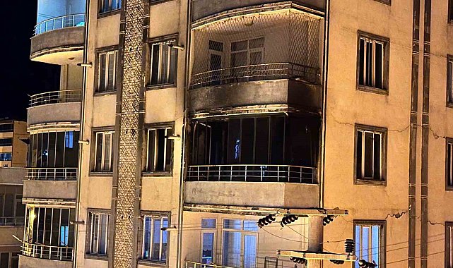 Apartmanda çıkan yangın paniğe neden oldu