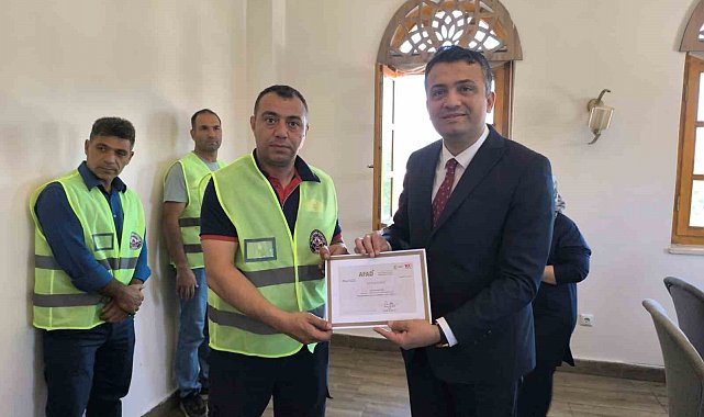 Arama kurtarma eğitimi alan personellere sertifikaları verildi