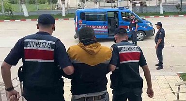 Aranan şahıs, çaldığı traktörle tarlada yakalandı