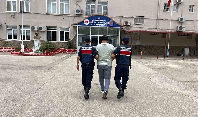 Aranan şahıslar jandarmadan kaçamadı