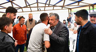 Ardahan Valisinin girişimiyle husumetli iki aile yıllar sonra barıştı