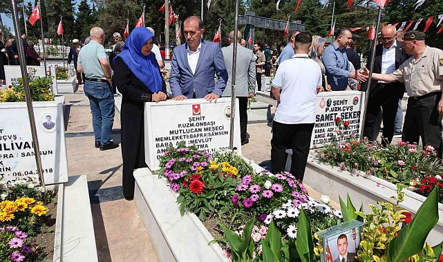 Arefe gününde şehitler dualarla anıldı