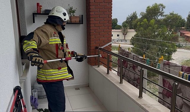Arsuz'da evin balkonunda yılan paniği