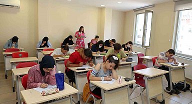 Ataşehir Belediyesi'nden lise ve üniversite sınavına hazırlanan öğrenciler için önemli destek