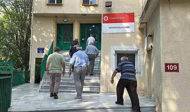 Ataşehir'de imam caminin kapısını kilitledi, cemaat mağdur oldu